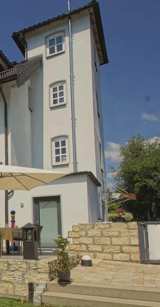 Reihenmittelhaus mit Anbau und Terrasse